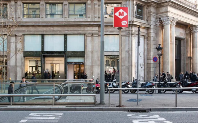 Fewdays Barcelona Apartments