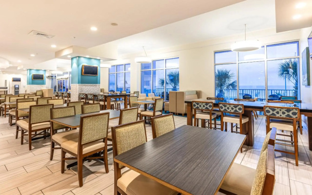 Holiday Inn Express & Suites Panama City Beach - Beachfront by IHG