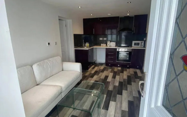 Stunning Truro 1-bed - Sleeps 2 & Parking