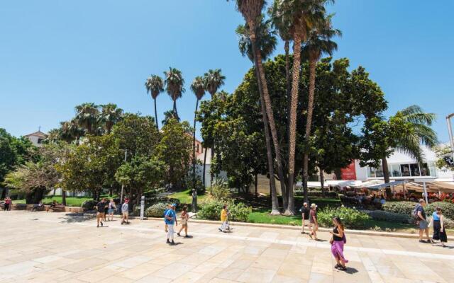 Picasso Center Apartment