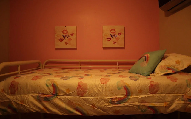 Tropical Breeze Escapes Couples Studio