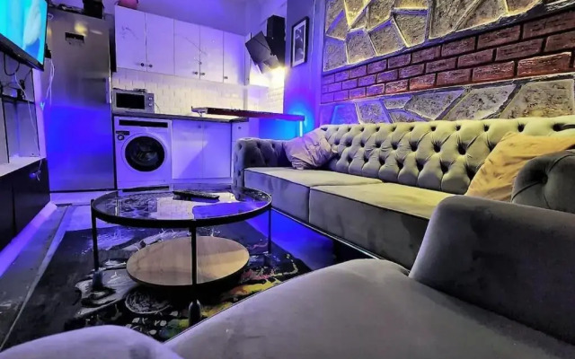 Nisantasi center 1+1 Luxury Renovated b3