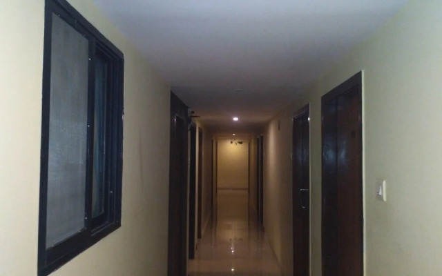 Hotel Vashi Inn