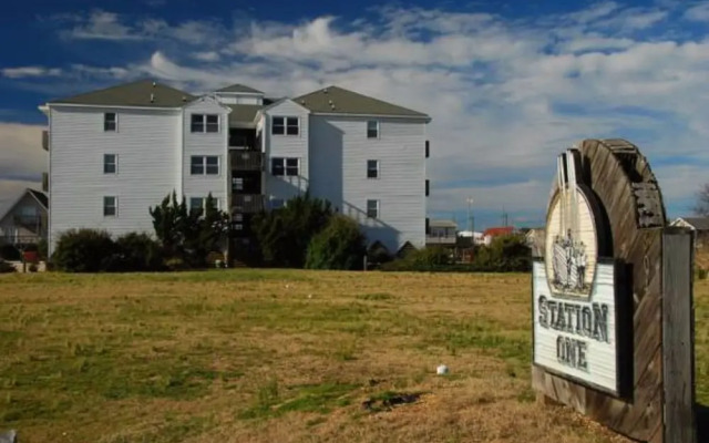 Station One By Kees Vacations