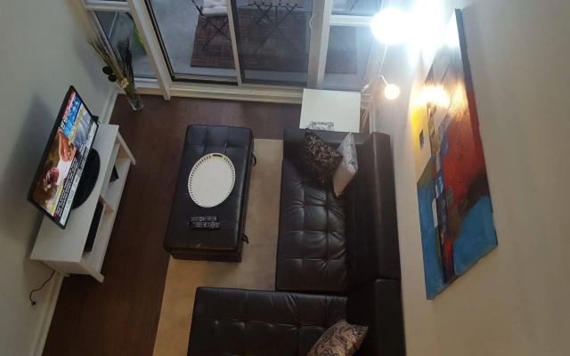 Lavish Suites - Two Story Loft - Downtown Toronto