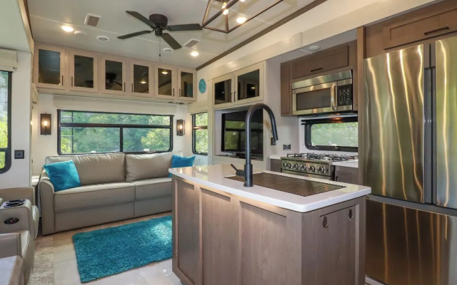 Tickeydoo, Tor Down Quarry