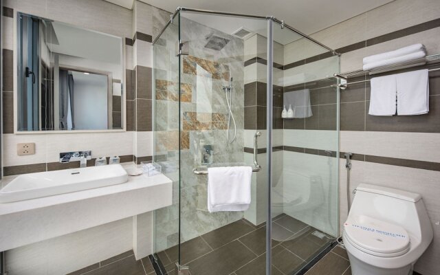 Calix Hotel Da Nang Beach