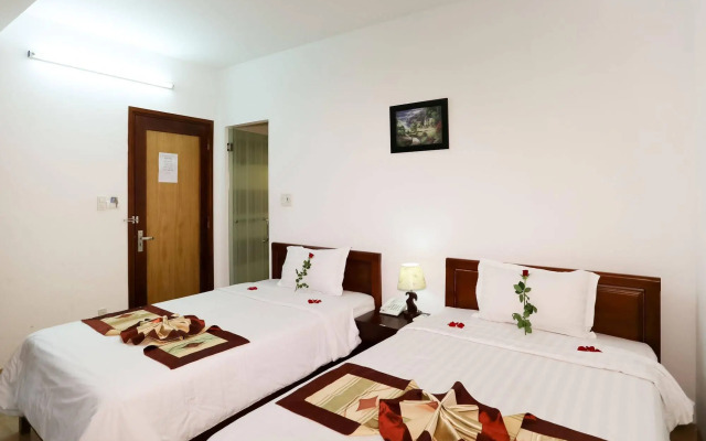 Little Gold Hotel