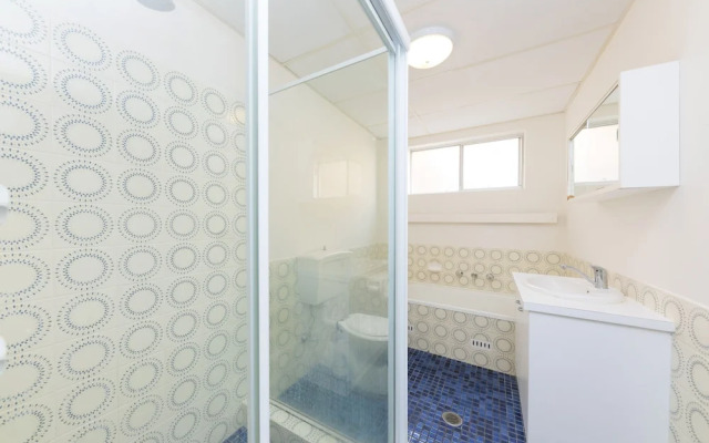 Dolphin Court unit 1