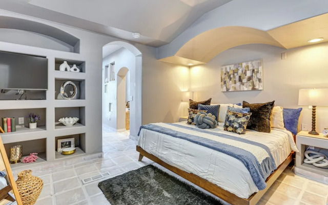 Walk to Scottsdale Stadium: Remodeled Home!