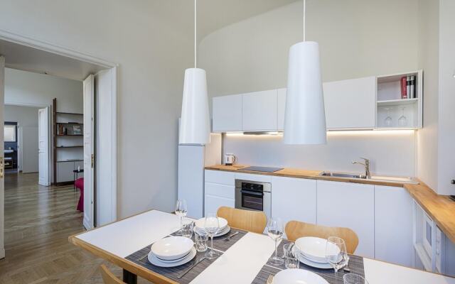 Cairoli Stylish Apartment by Wonderful Italy