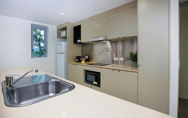 Apartment in the City with Pool and BBQ