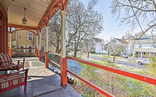 Centrally Located Apt in Victorian Mansion!