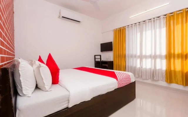 OYO 30597 Pleasant Apartment Malad East