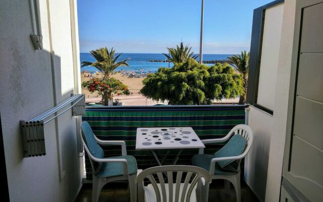 On the Las Vistas Beach. A pie de Playa.