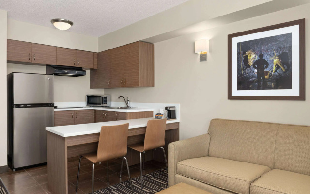 Microtel Inn & Suites by Wyndham Kirkland Lake