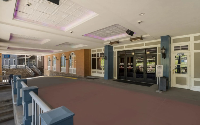 Grand Z Casino Hotel by Red Lion Hotels