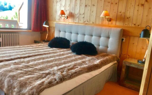 Superb Cosy Apartment With Balcony