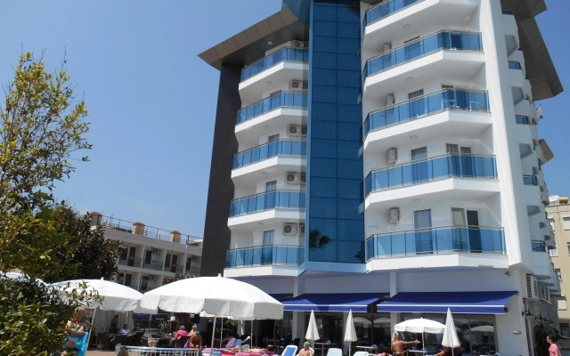 Parador Beach Hotel