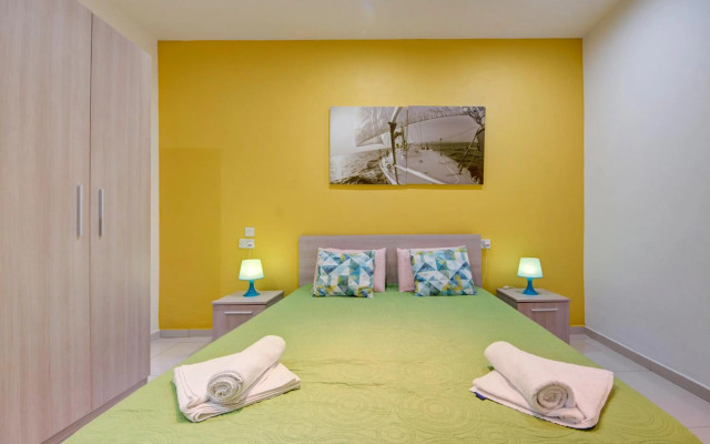 Sliema Ferries 2-bedroom Apt with views