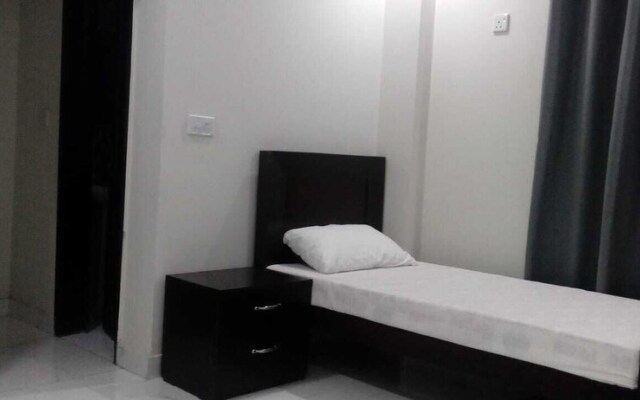 Uptown86 Girls Hostel