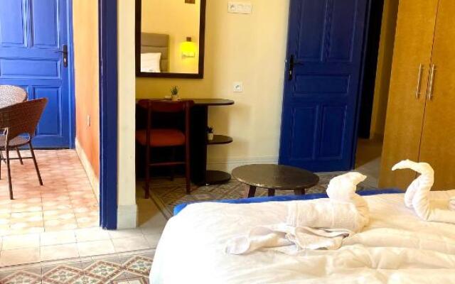 Comfy Colonial Apartments