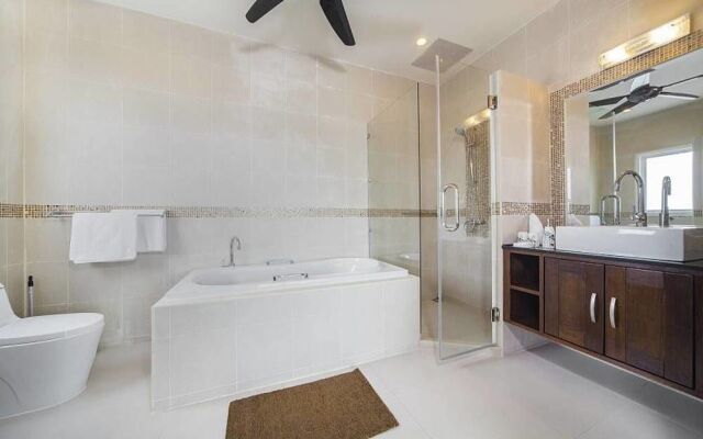 Villa Hin Fa 8 Bed Seaviews in Extensive Modern Grandeur