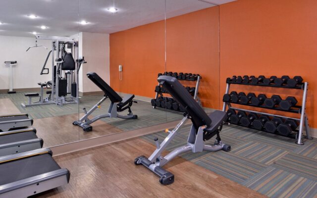 Holiday Inn Express Farmington - Bloomfield by IHG