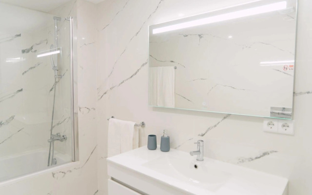 Oporto Yellow Apartments