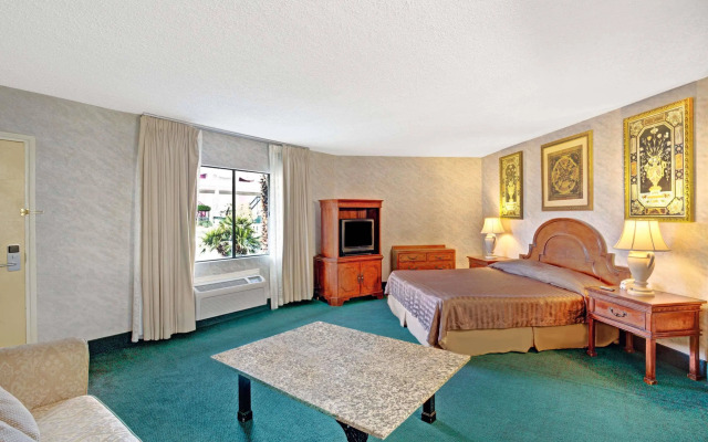 Travelsuites Inn
