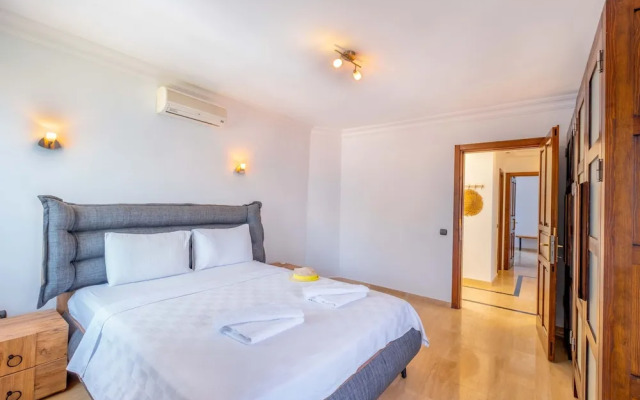 Fortuna Peninsula Apart