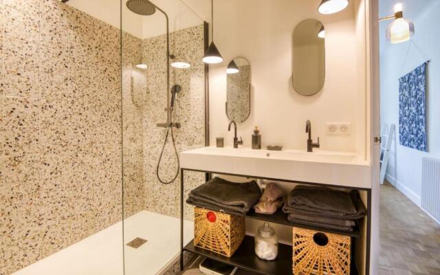 Bel appartement renove et son jardin