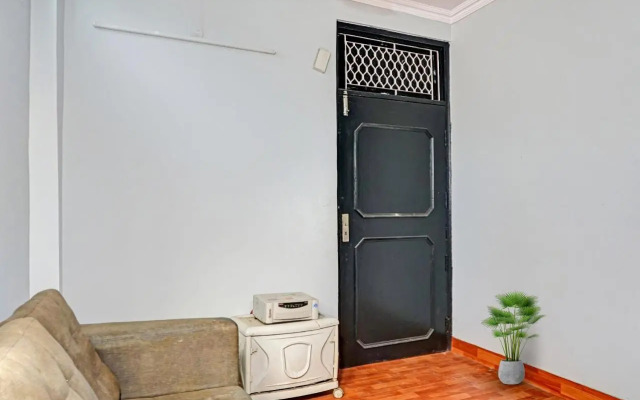 Oyo 92864 Silver Stone