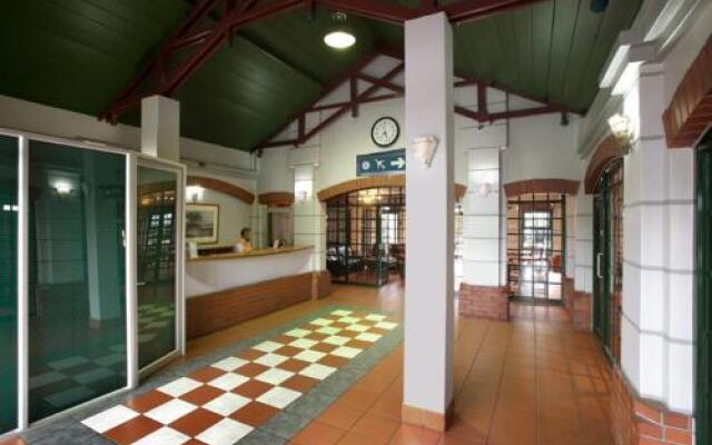 Train Lodge