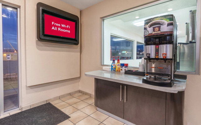 Red Roof Inn Phoenix - Midtown - Image 5