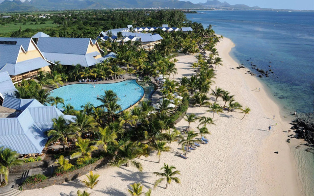 Victoria Beachcomber Resort & Spa