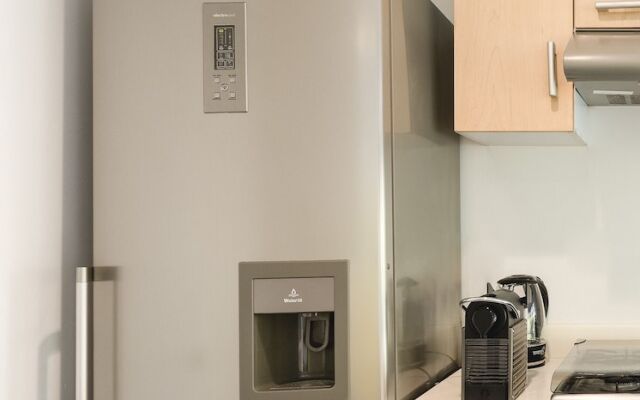 Bright 2BR Condesa Apartment With Balcony