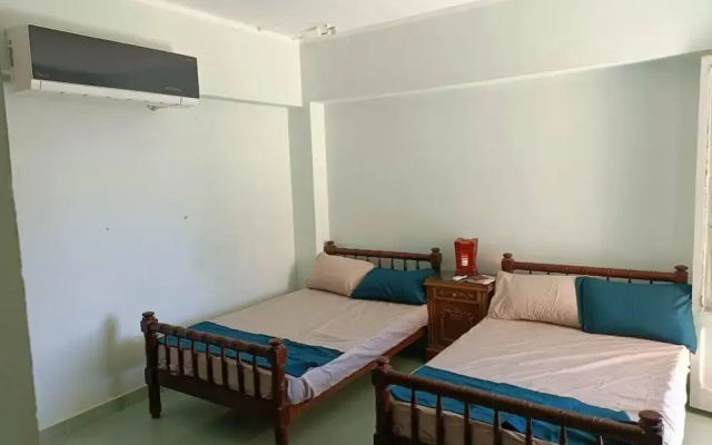 Spacious 5-bed House in Alamein With Large Garden