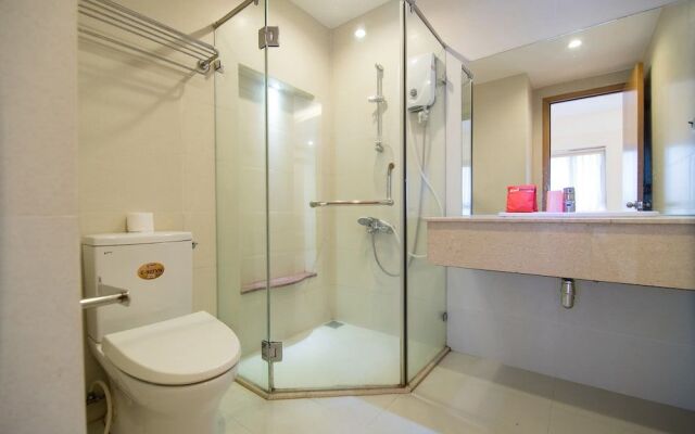 RedDoorz Plus near SECC D7