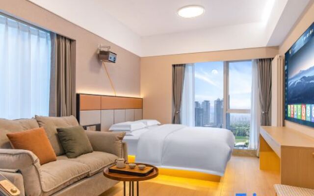 Yulanting Hotel (Zhengzhou East High-speed Railway Station Yulin Square)