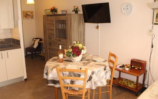 Appartement Balaruc-les-Bains, 1 pièce, 4 personnes - FR-1-503-51