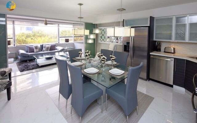 Alexander 519 3 Bedroom Apts by RedAwning