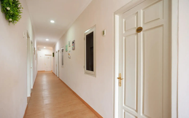 Urbanview Hotel Jagakarsa by RedDoorz