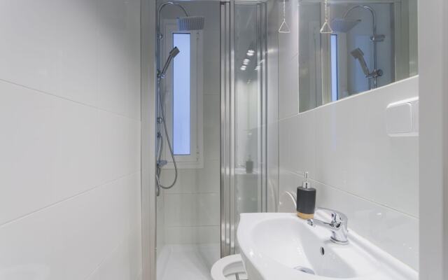Dobo Rooms - Ronda de Segovia Apartments