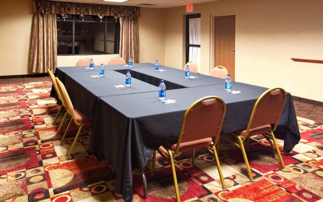 Holiday Inn Express Hotel & Suites Bowling Green by IHG