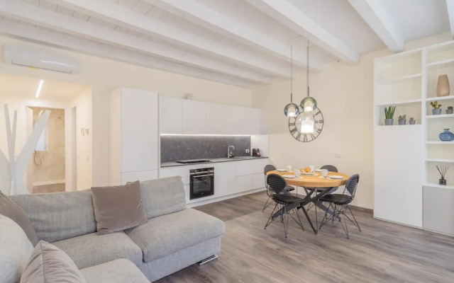 Modern Stylish Apartment in Como City