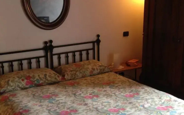 Stanza Privata In Palazzo Storico