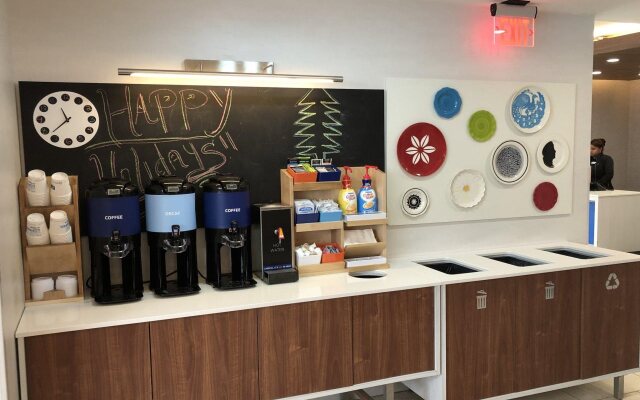 Holiday Inn Express-Bronx