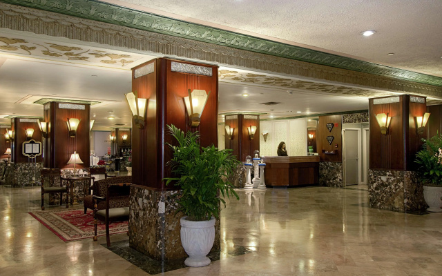 Hilton Cincinnati Netherland Plaza
