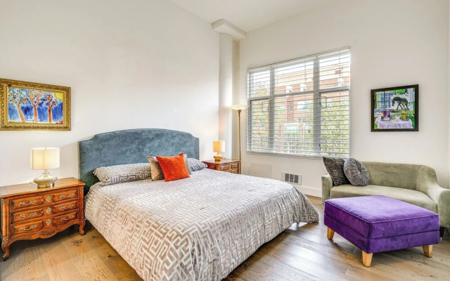 Luxe Condo w/ Private Patio & Perks in Emeryville!